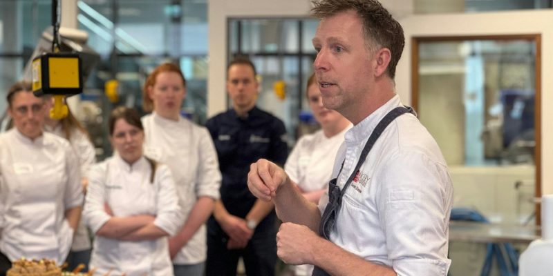 Nieuws: Gezocht: oud-deelnemers en foto's Jeugdvakwedstrijden